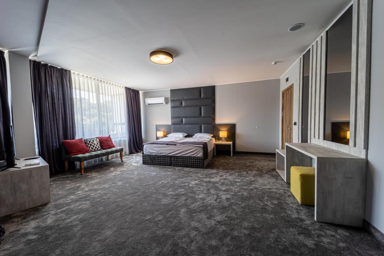 Hotel Caesar 2 Kurdzhali Luaran gambar